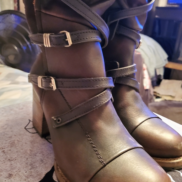 Freebirds - Picture 8 of 15